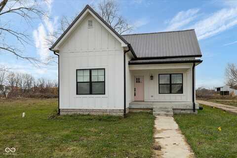 706 S Main Street, Whitestown, IN 46075