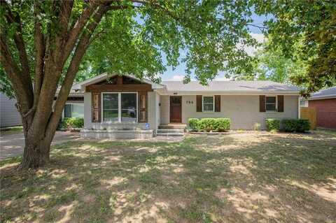704 NW 8th ST, Bentonville, AR 72712