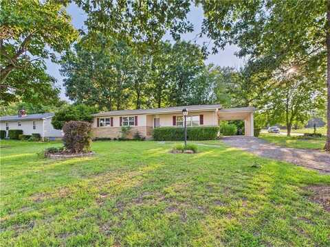 102 Mockingbird ST, Harrison, AR 72601