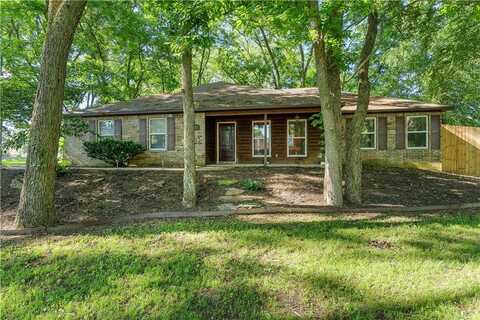 2409 Brandi DR, Fayetteville, AR 72701