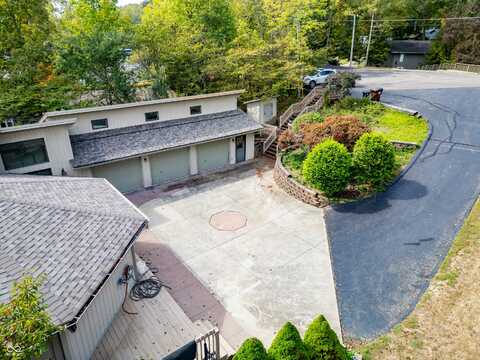 4161 S Summit Lane, Columbus, IN 47201