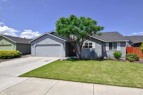 735 NE Oak Place, Redmond, OR 97756