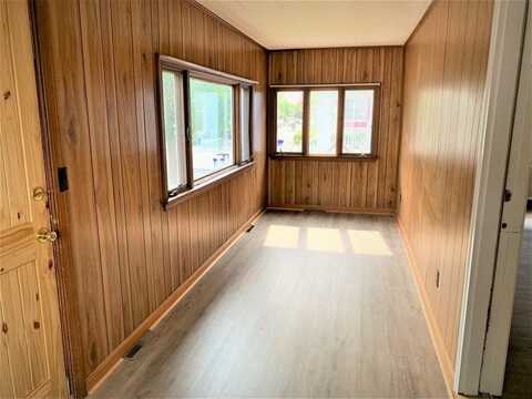 49 Thornton St, Quincy, MA 02170