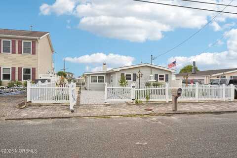 927 Beach Haven West Boulevard, Manahawkin, NJ 08050