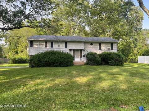 118 Jumping Brook Road, Lincroft, NJ 07738