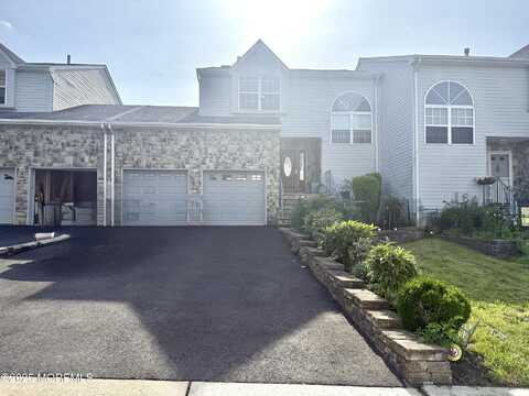 28 Skylark Court, Marlboro, NJ 07746