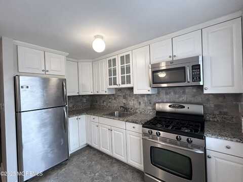29 Manor Drive, Red Bank, NJ 07701
