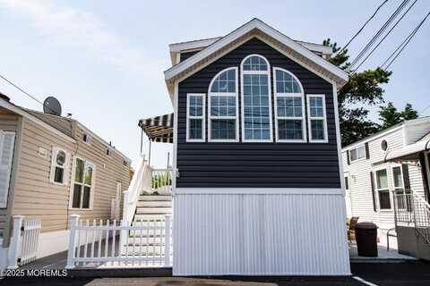 37 15th Avenue, Seaside Park, NJ 08752