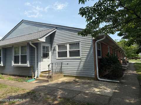 768d Hudson Parkway, Whiting, NJ 08759