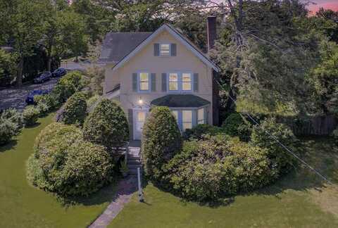 134 Warner Avenue, Roslyn Heights, NY 11577