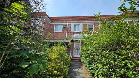 10811 65th Road, Forest Hills, NY 11375