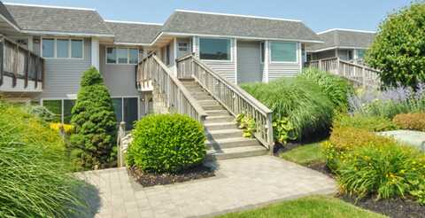 806 Bluffs Drive N, Baiting Hollow, NY 11933