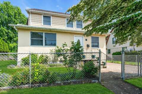 27 Russell Street, Roslyn Heights, NY 11577