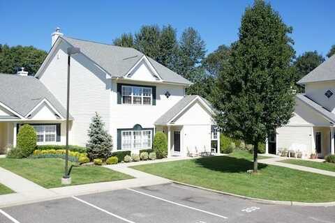 305 Center Court, Medford, NY 11763