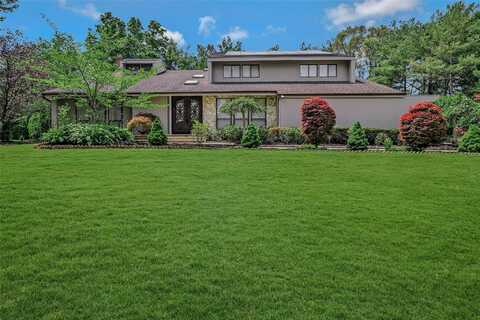 160 Coachman Place E, Syosset, NY 11791