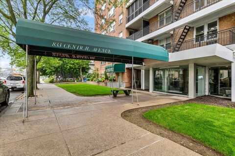 833 Central Avenue, Far Rockaway, NY 11691