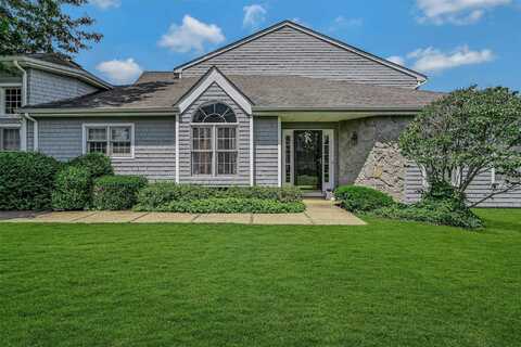 64 Lakebridge Drive S, Kings Park, NY 11754