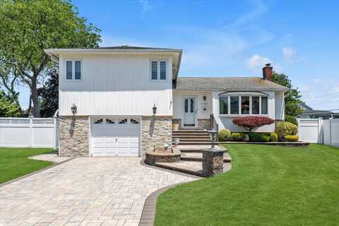 1182 Adrienne Lane, Seaford, NY 11783