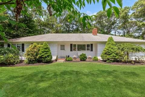 720 Midwood Road, Cutchogue, NY 11935