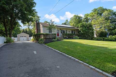 15 Noahs Path, Rocky Point, NY 11778