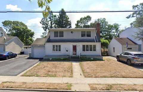 263 Foster Avenue, Malverne, NY 11565