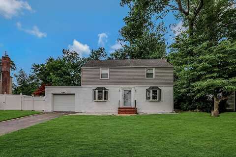 4 Wilwade Road, Great Neck, NY 11020