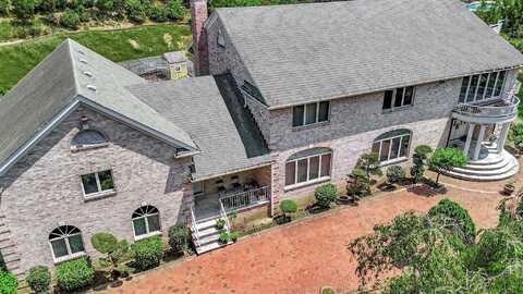 1537 Laurel Hollow Road, Laurel, NY 11791