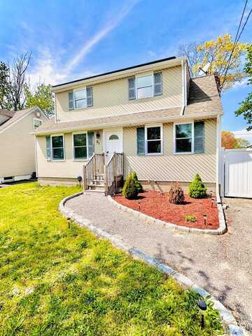 21 Pennwood Drive, Mastic Beach, NY 11951