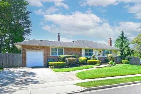 22 Wadsworth Avenue, Levittown, NY 11756