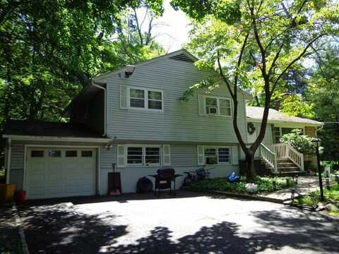 286 Spook Rock Road, Suffern, NY 10901
