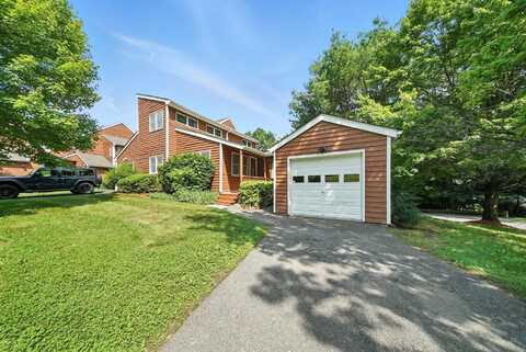 2 Woodland Way N, Ellenville, NY 12428