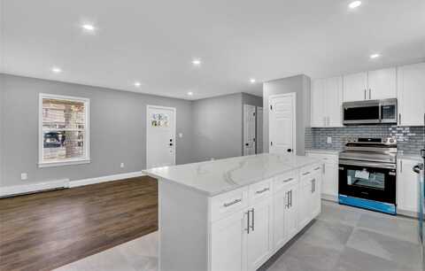 42 Leaf Avenue, Central Islip, NY 11722