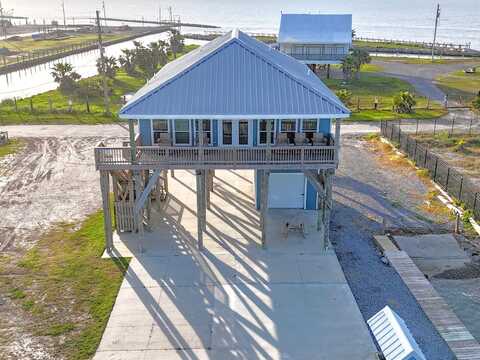 238 E Central Ave, Grand Isle, LA 70358