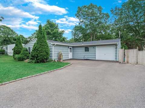 2 Pinetop Drive, Shirley, NY 11967
