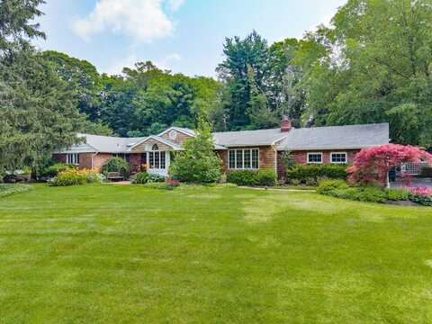 17 Orchard Drive, Woodbury, NY 11797