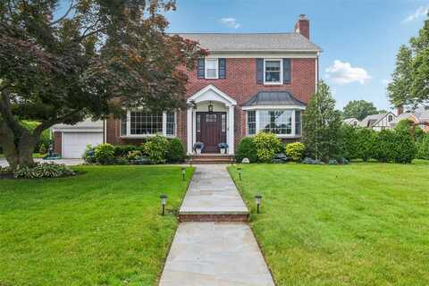 96 Newmarket Road, Garden City, NY 11530