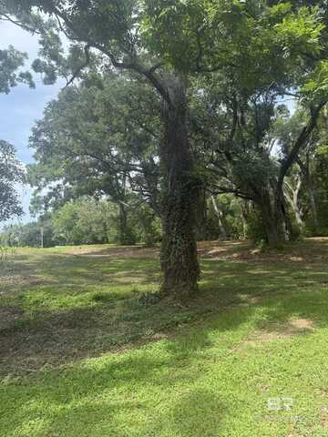 Fairland Avenue, Fairhope, AL 36532