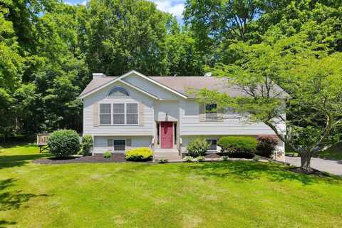 5 Thompson Court, Campbell Hall, NY 10916