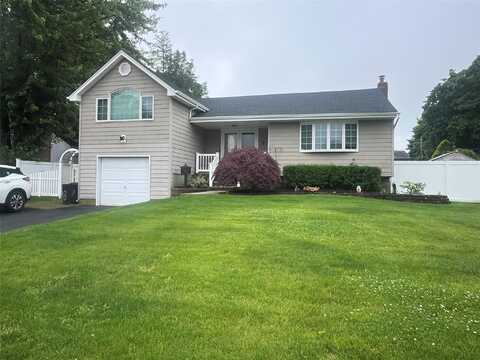 8 Primrose Lane, Kings Park, NY 11754