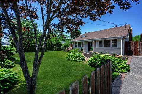3 Hoover Court, Mastic, NY 11950