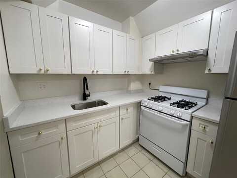 4260 Colden Street, Flushing, NY 11355