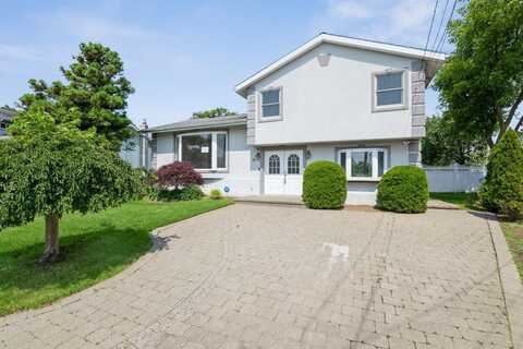 18 Oxford Road, East Rockaway, NY 11518
