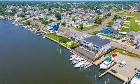 390 E Shore Road, Lindenhurst, NY 11757
