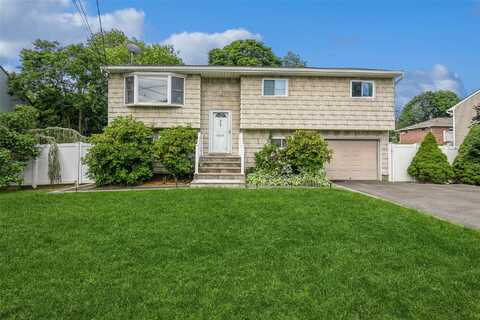804 N Alleghany Avenue, Lindenhurst, NY 11757