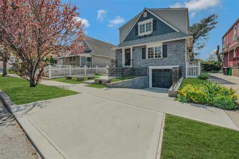 115 S 12th Street, New Hyde Park, NY 11040