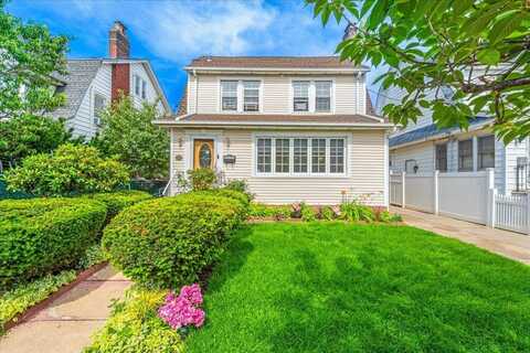 8421 169th Street, Jamaica, NY 11432