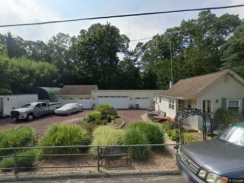 62 Port Washington Road, Sound Beach, NY 11789