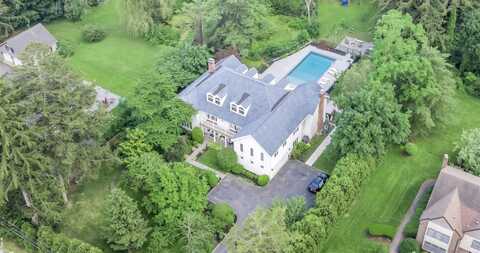 304 Syosset Woodbury Road, Woodbury, NY 11797