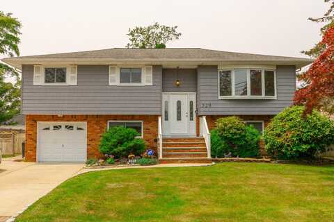 520 Hyman Avenue, West Islip, NY 11795