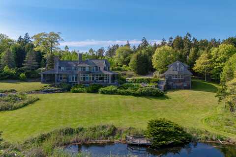 10 Cromwell Cove Road, Harpswell, ME 04079